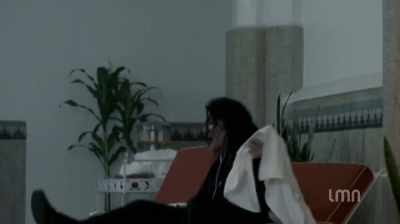 ♪ Hard to make it right ♪ - Michael Jackson: Searching for Neverland