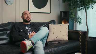 Hard-sounding voice - Origins of Hip Hop