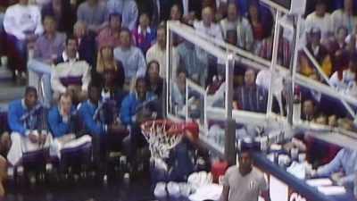 Hardaway,
down the lane to hammer it home. - The Last Dance