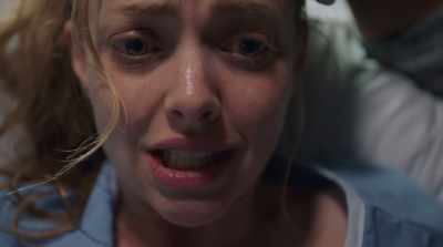 -Harder. Keep pushing. Keep pushing.
-There you are, sweetheart. - A Mouthful of Air