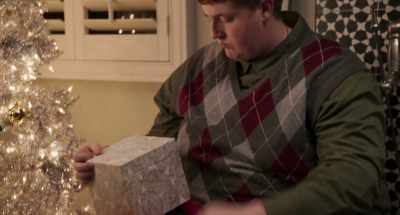 ♪ Hark the herald angels sing ♪ - Butter