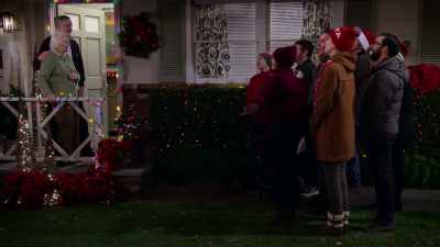 ♪ Hark! The herald angels sing ♪ - Merry Happy Whatever
