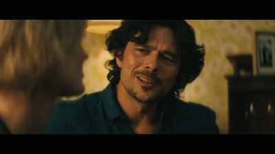 - Harley Reagan’s your father?
- [both chuckle] - Scrublands