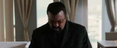 Harmon, you got company.
Sending you an image now. - Contract to Kill