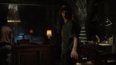 Harper, watch
the hall. - The 100