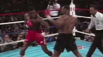 - [Harry] One strike
gets him in a good right - Bruno v Tyson