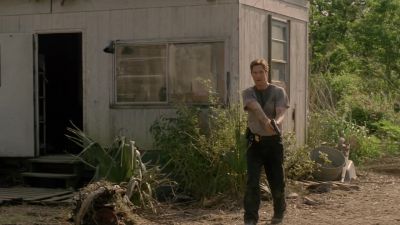 HART: Down on your knees. Come on. - True Detective