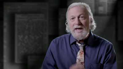 Hart suggests that they find
Edward Smith and question him. - True Terror with Robert Englund