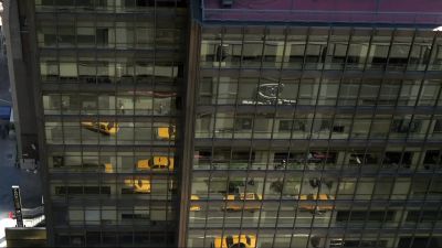 Harvey.
I know where she is. - Suits