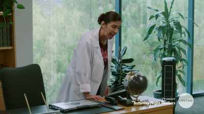 Has a man,
medium build, brown hair, - Stalked by My Doctor: A Sleepwalker's Nightmare