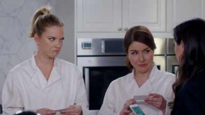 Has anyone approached you
about doing a show yet? - Christmas Cupcakes
