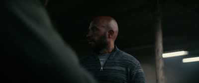 - Has he been shot?
- Yes. Cant you see it? - Darkland: The Return