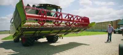 Has he briefed you on how to do
this? - Clarkson's Farm