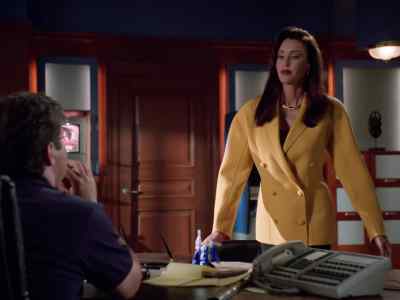 -Has he figured it out yet?
-Not a clue. - Lois & Clark: The New Adventures of Superman