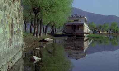 HASSAN:
Houseboat, sahib. - A Passage to India