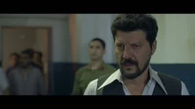 -Hatçe. -Aziz. Kızım. - Miracle in Cell No. 7