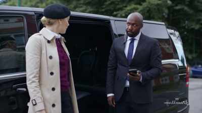 Have a good day.
We'll see you after school. - The Royal Nanny