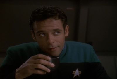 Have a seat, Commander. - Star Trek: Deep Space Nine
