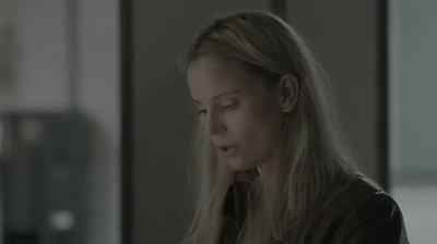 - Have dinner. He likes you.
- He doesn't know me. - The Bridge