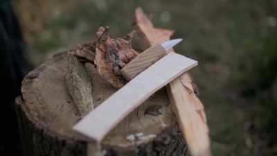 -- Have you ever carved or whittled
a spoon before? -- No. - Extraordinary Escapes with Sandi Toksvig