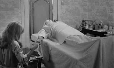 - Have you fallen asleep?
- Oh, I'm sorry..! - Repulsion