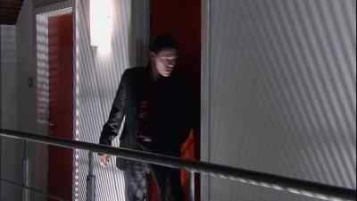 - Have you found the bathroom yet?
-Yeah. Cheers. - Torchwood