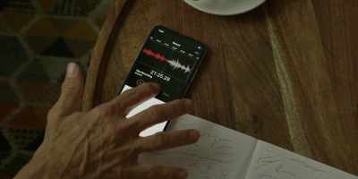 -Have you got a few minutes?
-(phone beeps) - Modern Love