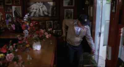 - Have you got him?
- Yeah, I need a little hand with this one. - Love Streams