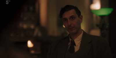 Have you got the money? - Agatha and the Midnight Murders