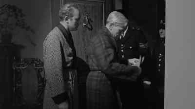 - Have you got the photograph?
- Right here, sir. - The Giant Behemoth