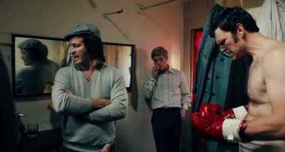 - Have we got the purse?
- Yeah, it's here. - My Name Is Lenny