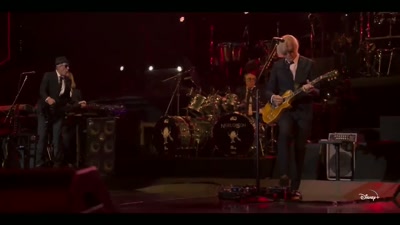 ♪ Have you heard in the darks of night ♪ - Elton John Live: Farewell from Dodger Stadium