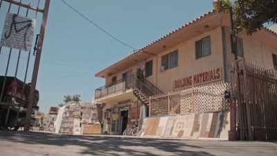 Have you heard
what this hardware store - Confronting a Serial Killer
