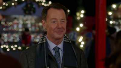 - Have we met before?
- I don't think so. - Angel Falls Christmas