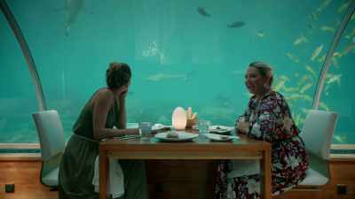 Have you noticed
that every other table here - Love in the Maldives