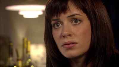 -Have you poisoned me?
-Don't be so dramatic. - Torchwood