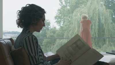 - Have you seen him?
- No. - The Glass Room