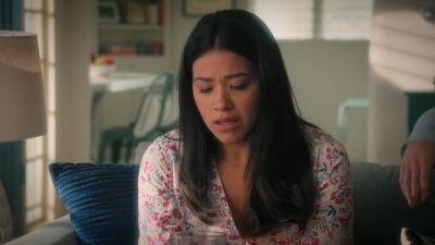 Have some water.
You look parched. - Jane the Virgin