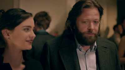 - Have you spoken to Alistair?
- I'm going there next, - Clique