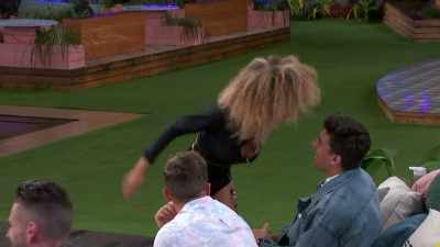 >> HAVE YOU BEEN A BAD, BAD BOY? - Love Island