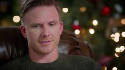 Haven't seriously tried dating - Meet Me Under the Mistletoe