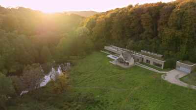 Having de-stressed
and de-compressed, - Extraordinary Escapes with Sandi Toksvig