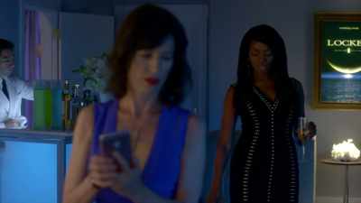 - Having fun?
- Not really. - Famous in Love