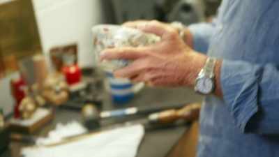Having removed
the inner half of the mould, - James May and the Dull Men