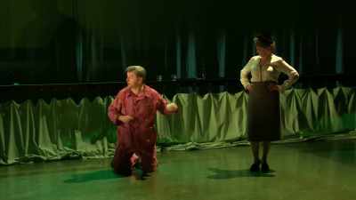 Having said that,
we've already done gin and tonics. - National Theatre Live: Nye