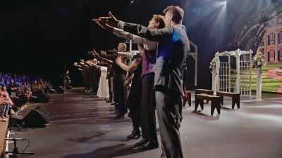 ♪ Hay una forma en que vivimos - The Confession Musical