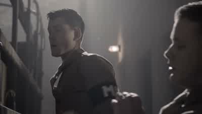 Hayes, a little help here. - Teen Wolf