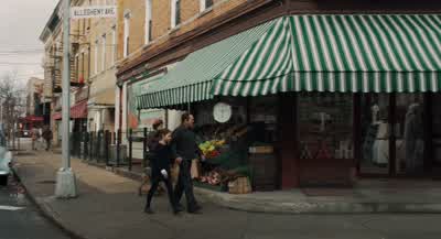 هذا هو، صحيح؟ ابقي هنا. - The Irishman