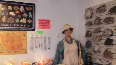 He had a rattlesnake pit that
tourists threw coins into, - Traceroute
