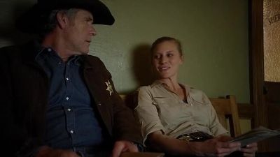 He´s not gonna get off, is he? - Longmire